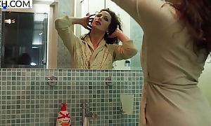 Reina pornero - milf in the shower - xczech com