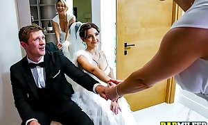 Serena Hill, Ryan Keely in Momster in Law Part 3
