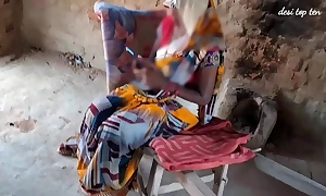 Desi sexy Bhoji's saree fucked on the periphery pre-empt Indian sex video real desi sex hindi dirty audio