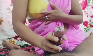 Indian bhabhi handjob and Fuck his Daver everywhere Visible Hindi audio, Bhabhi ne Daver ki sath kiya mast chudai